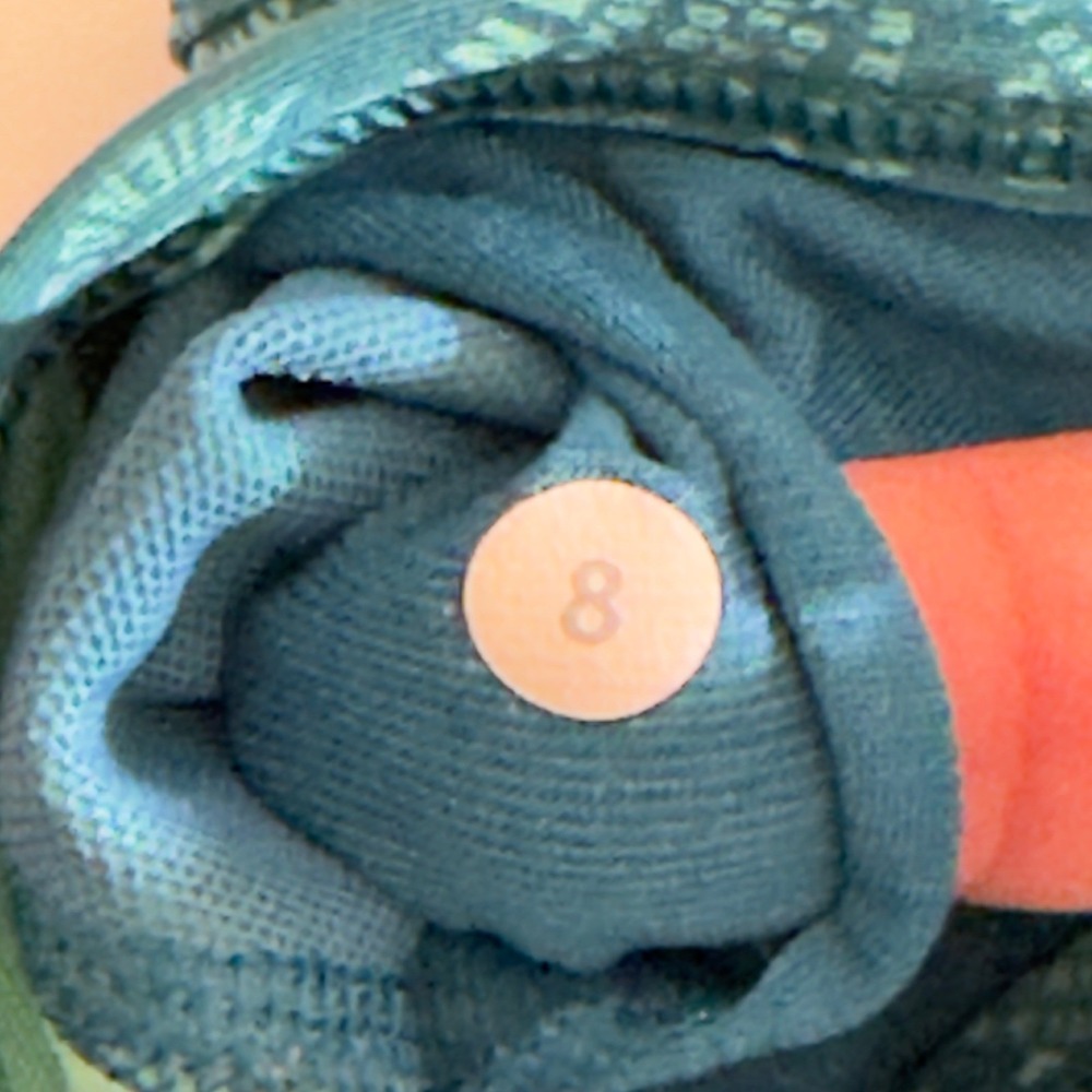 326 | Lululemon Flow Y Bra Womens 8 Light Support Yoga Sports Bra Teal Print - Picture 6 of 7